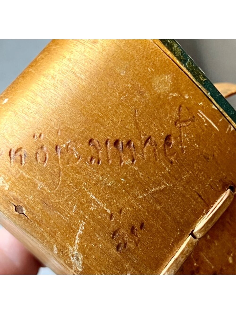 Signed Norwegian Bentwood Tine Wood Box Floral Paint Carved Letters 5.75x2.25x3T - Picture 4 of 16